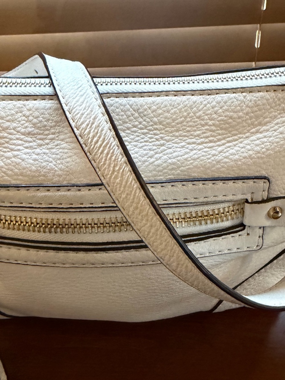 Michael Kors Pebbled Leather Crossbody Ivory Cream Gold Zip Shoulder Bag - Picture 3 of 12